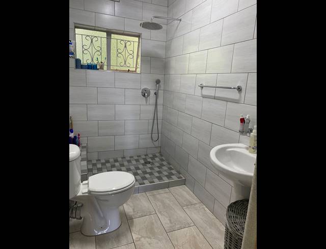 4 BEDROOM APARTMENT TO LET IN CLARENDON